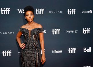 SA Actress Thuso Mbedu Wows Oscar-Winning Viola Davis in The Woman King