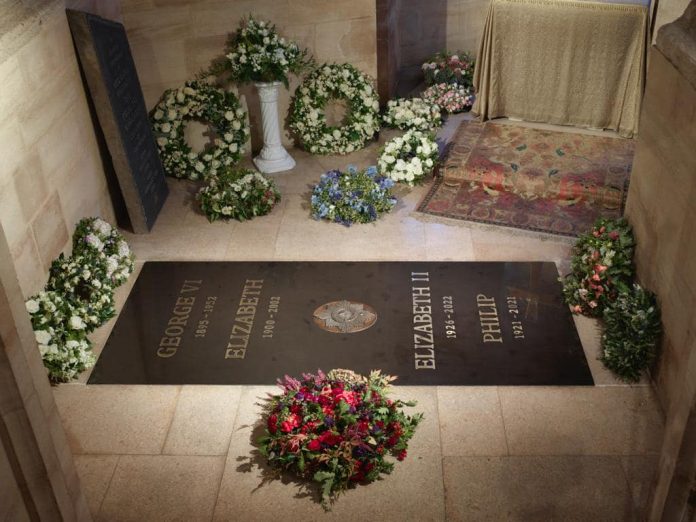 Queen Elizabeth ledge stone A photograph is released today of the ledger stone now installed at the King George VI Memorial Chapel, following the interment of Her Majesty Queen Elizabeth.