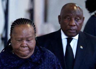 Ramaphosa-Naledi-Pandor-5_RC2PJW9UM3F9_RTRMADP_3_BRITAIN-ROYALS-QUEEN