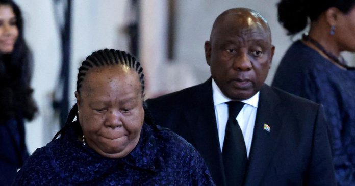 Ramaphosa-Naledi-Pandor-5_RC2PJW9UM3F9_RTRMADP_3_BRITAIN-ROYALS-QUEEN Ramaphosa-Naledi-Pandor-5_RC2PJW9UM3F9_RTRMADP_3_BRITAIN-ROYALS-QUEEN