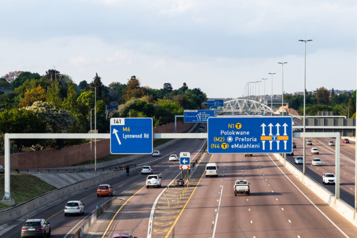 N1 north freeway overhead direction signs, Pretoria, South Africa N1 north freeway overhead direction signs, Pretoria, South Africa