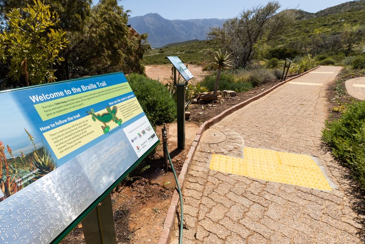 Braille trail launched in Worcester