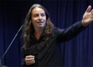 Prof De Oliveira's work continues to garner global commendation