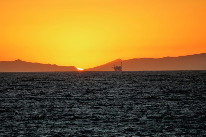 Off shore oil exploration pix Companies are rushing to explore offshore oil and gas on South Africa's coast. Photo: Pixabay