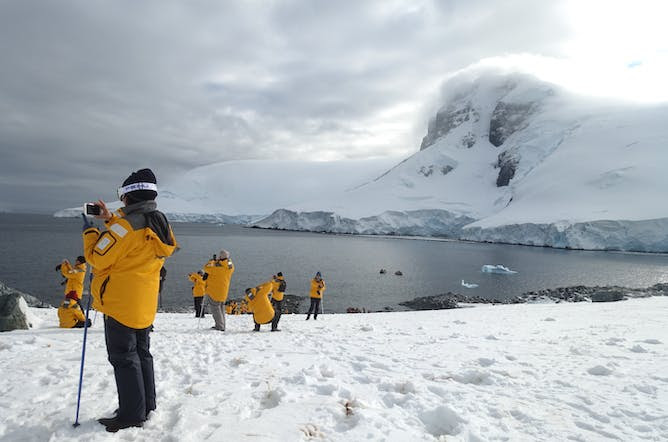 Antartica TheCon More Than 100,000 Tourists Heading to Antarctica This Summer. Should We Worry About Damage to Ice & Ecosystems?