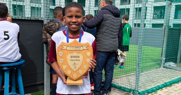 Siya-school-kid-teacher-support Siyabonga Lusaseni
