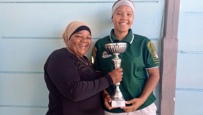 micheala-ohlson Ocean View teen wins silver at badminton tournament in Mauritius