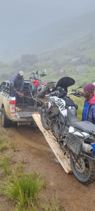 South African Hero in Rescue of 3 Men Off Notorious Mountain Pass