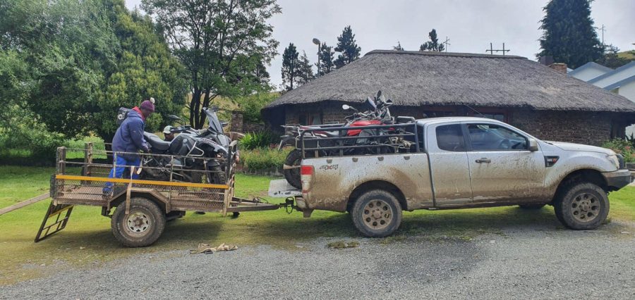 South African Hero in Rescue of 3 Men Off Notorious Mountain Pass