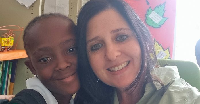 teacher-Pam-helping-school-child SA teacher reaches out to help 'the most special little girl in the world'