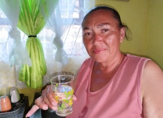 Donna Whitehead from 7de Laan in Nelson Mandela Bay says her family still drinks water directly from the tap because they are unemployed and cannot afford to buy electricity to boil all the water they use. Photos: Mkhuseli Sizani