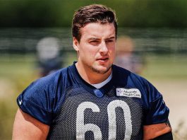 Chicago Bears signs South African NFL star Dieter Eiselen for fourth year