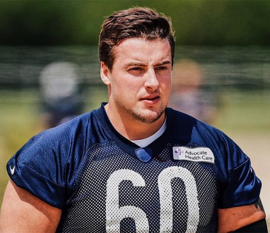 Chicago Bears signs South African NFL star Dieter Eiselen for fourth year