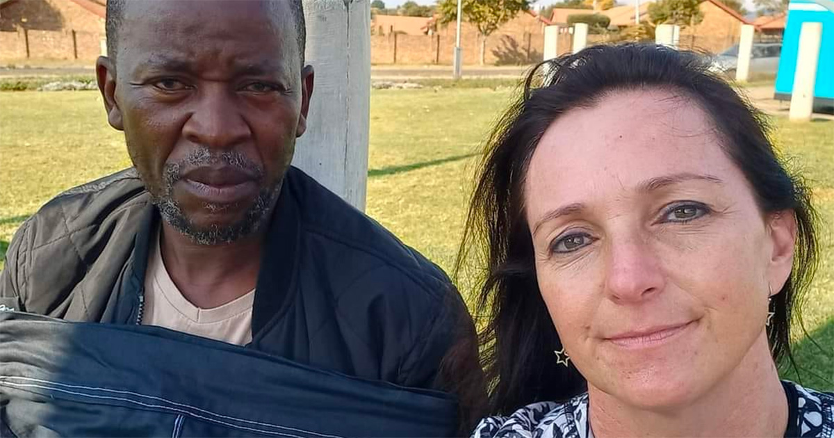 South-Africans-fill-bucket-for-fashion-designer