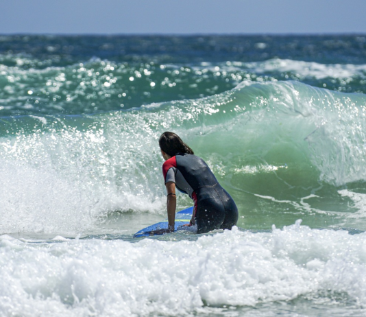 surfer video