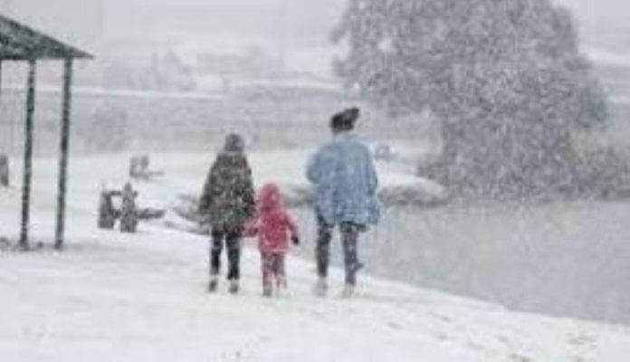 Weather service warns of cold, wet and windy conditions