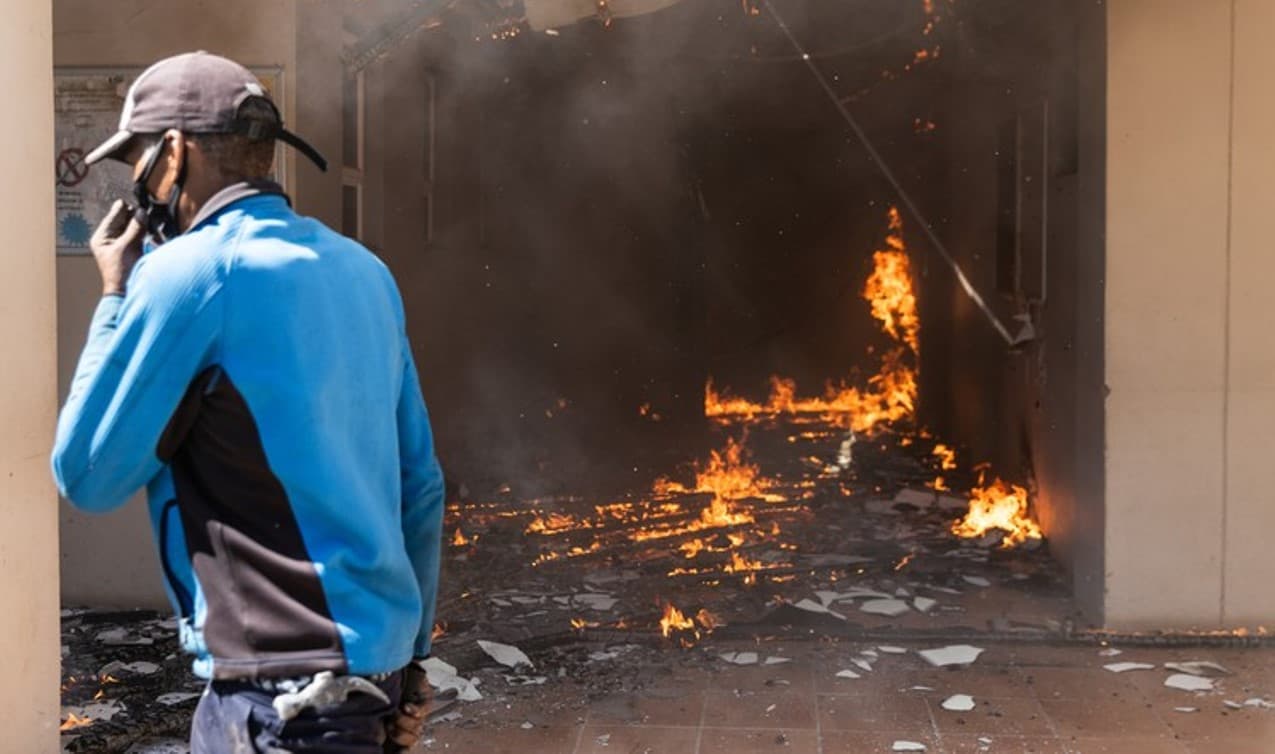 Swellendam community centre burnt down in electricity protest