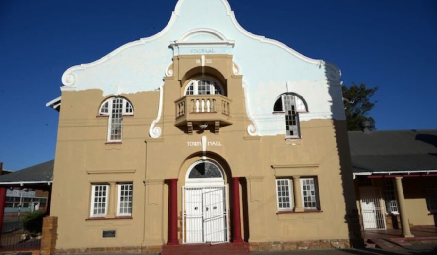 Karoo towns fail to keep water clean