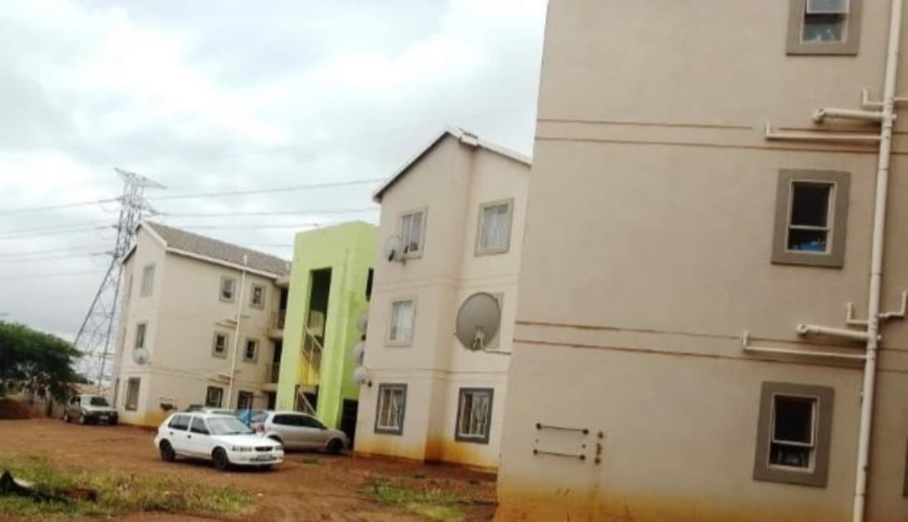 Nellmapius Heatherly flats