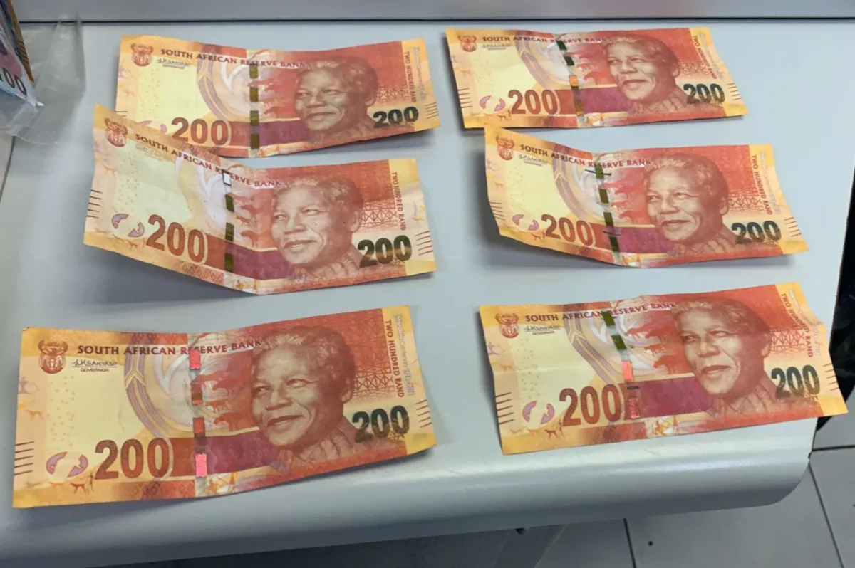 What you should do with your ‘outdated’ R200 notes - SA People