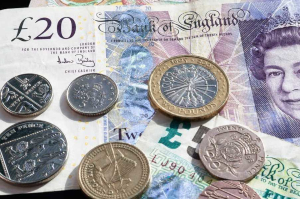 Bank of England cuts interest rate: What it means for SA expats with UK ...