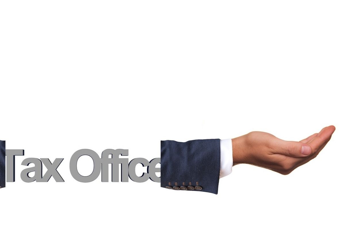 Provisional taxpayers face D-Day on Monday (today), with late payments attracting a 10% penalty and interest from SARS.